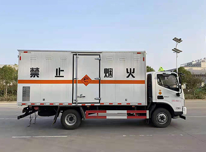 石屏爆破器材运输车